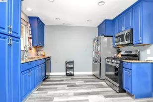 3349 Zamora Way, Stockton, CA 95206 - Photo 5