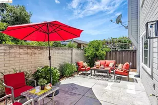 16 Town Square Pl, Oakland, CA 94603 - Photo 33