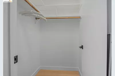 16 Town Sq Pl, Oakland, CA 94603 - Photo 27