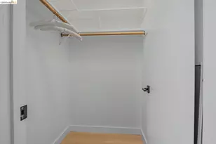 16 Town Square Pl, Oakland, CA 94603 - Photo 27