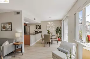 16 Town Square Pl, Oakland, CA 94603 - Photo 5