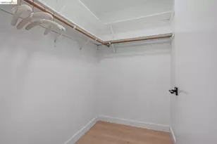 16 Town Square Pl, Oakland, CA 94603 - Photo 19
