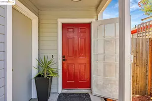 16 Town Square Pl, Oakland, CA 94603 - Photo 3