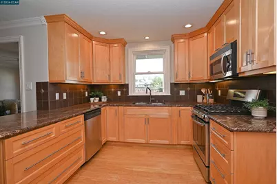 1013 Pleasant Valley Dr, Pleasant Hill, CA 94523 - Photo 11