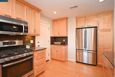 1013 Pleasant Valley Dr, Pleasant Hill, CA 94523 - Photo 15