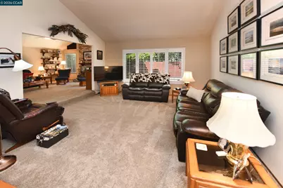 314 Semillon Cir, Clayton, CA 94517 - Photo 17