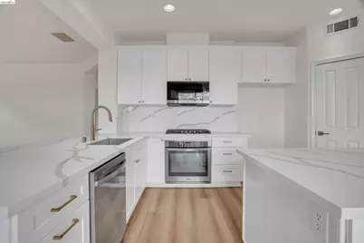 6857 Sunriver Ln, Vallejo, CA 94591 - Photo 21