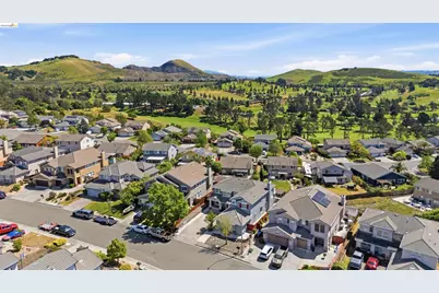 6857 Sunriver Ln, Vallejo, CA 94591 - Photo 51