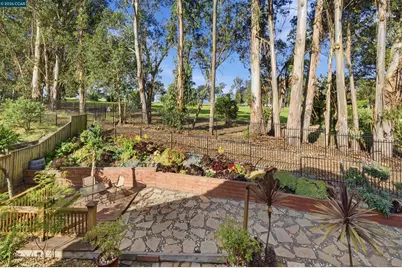 835 Meadow View Dr, Richmond, CA 94806 - Photo 33