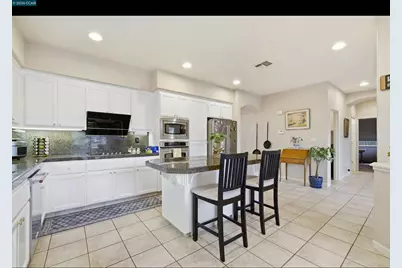 835 Meadow View Dr, Richmond, CA 94806 - Photo 13