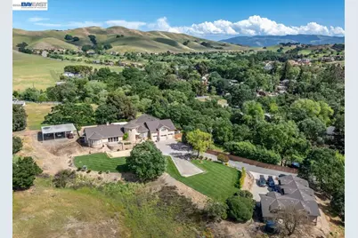 920 Happy Valley Rd, Pleasanton, CA 94566 - Photo 57