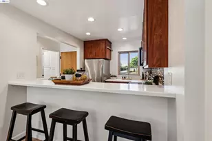 1104 Island Dr, Alameda, CA 94502 - Photo 9