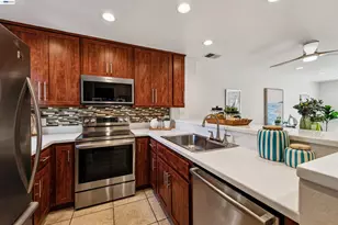 1104 Island Dr, Alameda, CA 94502 - Photo 11