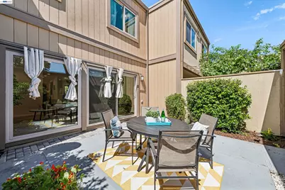 1104 Island Dr, Alameda, CA 94502 - Photo 25