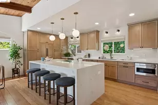 6874 Chambers Dr, Oakland, CA 94611 - Photo 13