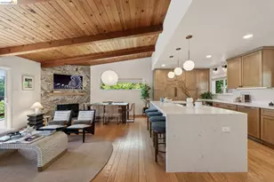6874 Chambers Dr, Oakland, CA 94611 - Photo 5
