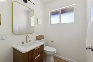 6874 Chambers Dr, Oakland, CA 94611 - Photo 41