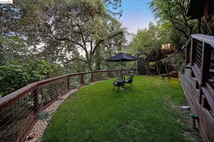 6874 Chambers Dr, Oakland, CA 94611 - Photo 3