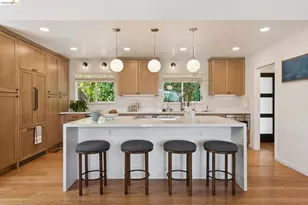 6874 Chambers Dr, Oakland, CA 94611 - Photo 15