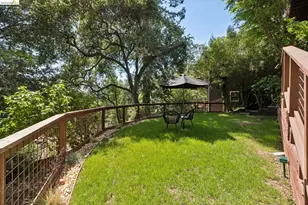 6874 Chambers Dr, Oakland, CA 94611 - Photo 45