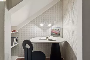 6874 Chambers Dr, Oakland, CA 94611 - Photo 41