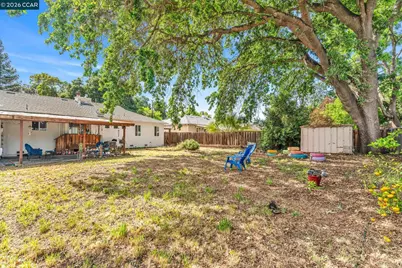 1331 Pear Dr, Concord, CA 94518 - Photo 37