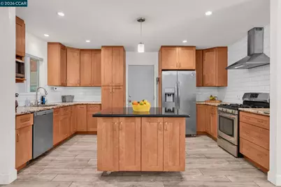 1331 Pear Dr, Concord, CA 94518 - Photo 11