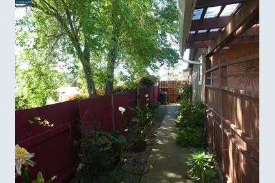 2908 Sargent Ave, San Pablo, CA 94806 - Photo 31