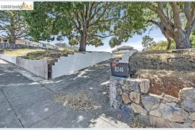 8246 Terrace Dr, El Cerrito, CA 94530 - Photo 9