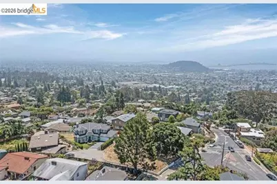 8246 Terrace Dr, El Cerrito, CA 94530 - Photo 19