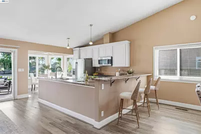 5502 Drakes Ct, Discovery Bay, CA 94505 - Photo 9