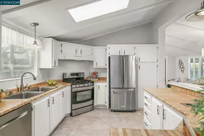 1201 Monument Blvd #76, Concord, CA 94520 - Photo 13