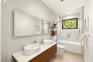 45 Homeglen Ln, Oakland, CA 94611 - Photo 39