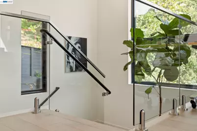 45 Homeglen Ln, Oakland, CA 94611 - Photo 27