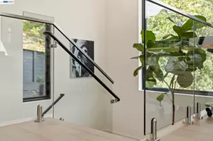 45 Homeglen Ln, Oakland, CA 94611 - Photo 27