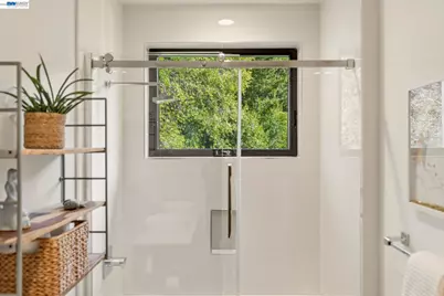 45 Homeglen Ln, Oakland, CA 94611 - Photo 41