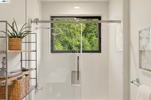 45 Homeglen Ln, Oakland, CA 94611 - Photo 41