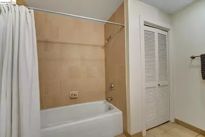 585 9th St #UNIT 535, Oakland, CA 94607 - Photo 19