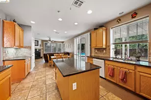 1060 Cambrian Pl, Brentwood, CA 94513 - Photo 21