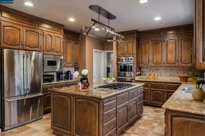 4640 Kingswood Dr, Danville, CA 94506 - Photo 11