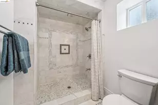 848 33rd St, Oakland, CA 94608 - Photo 45