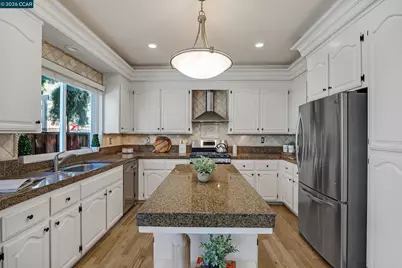 402 Chupcan Pl, Clayton, CA 94517 - Photo 13