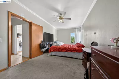 9012 Burr St, Oakland, CA 94605 - Photo 13
