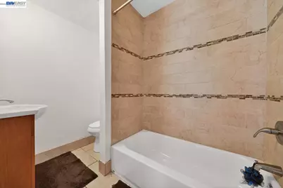 9012 Burr St, Oakland, CA 94605 - Photo 35