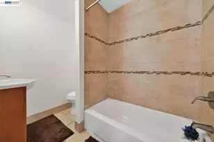 9012 Burr St, Oakland, CA 94605 - Photo 35