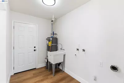 4874 Clinton, Fresno, CA 93703 - Photo 17