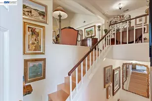 137 Parfait Ln, Alameda, CA 94502 - Photo 7