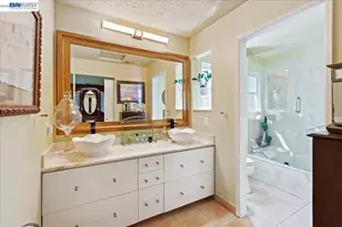 137 Parfait Ln, Alameda, CA 94502 - Photo 31