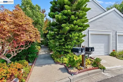 137 Parfait Ln, Alameda, CA 94502 - Photo 3