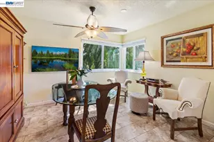 137 Parfait Ln, Alameda, CA 94502 - Photo 23